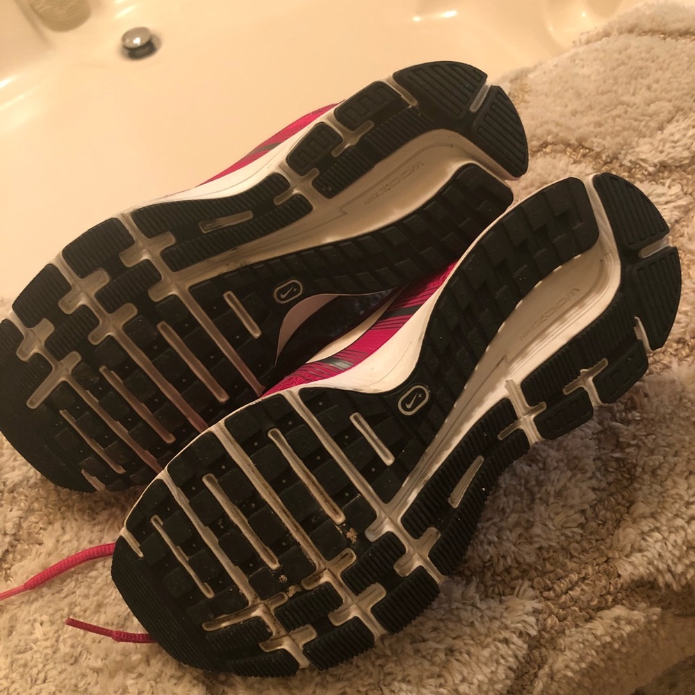 Nike Pegasus tennis shoes